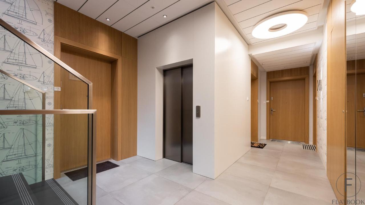 Flatbook - City Center Apartments Yacht Park Gdynia Bagian luar foto